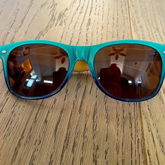 Venice Beach CaliSons turquoise and bamboo Sun glasses - Picture 2 of 9